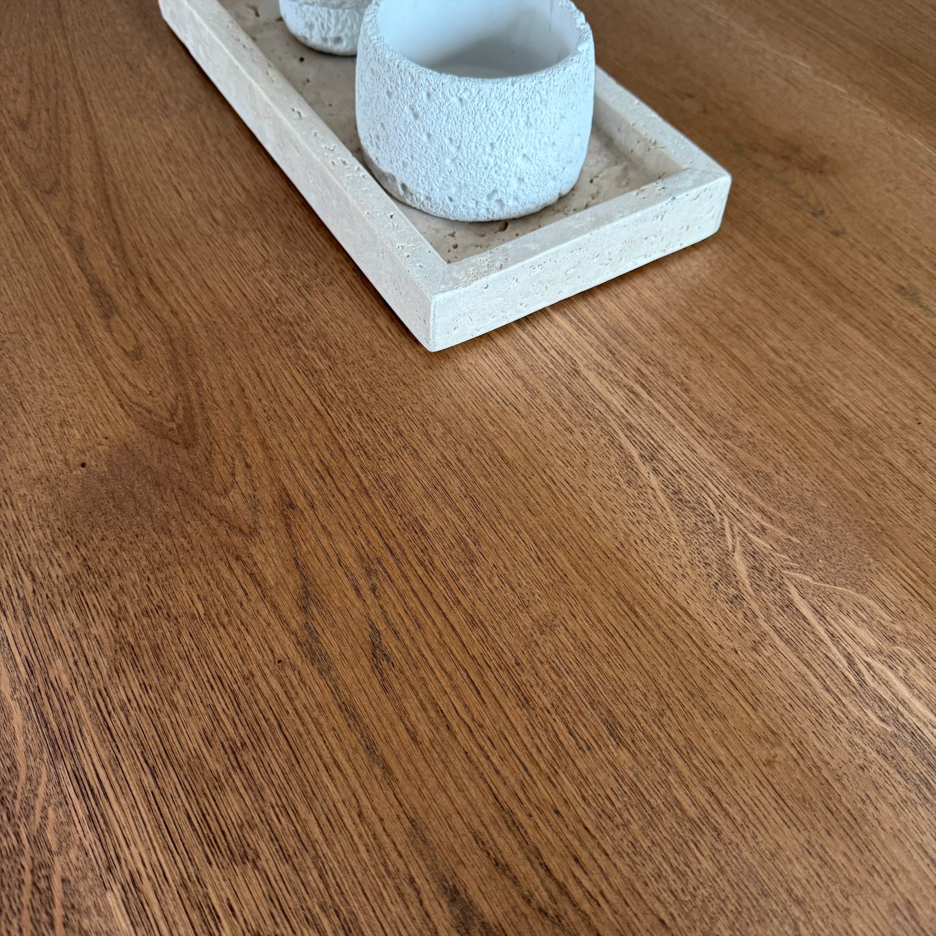 Rundt plankebord m. metal sokkelfod + (0-2 tillægsplader)