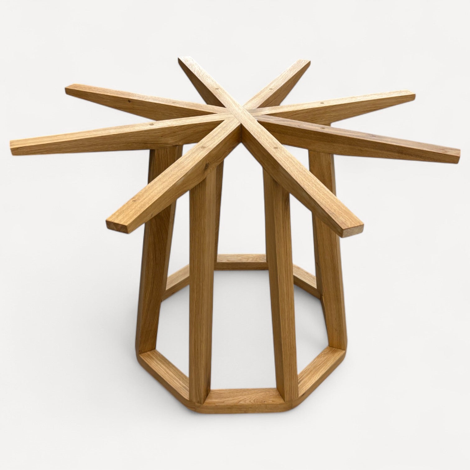 Oktagonbord i massivt Eg & Glas