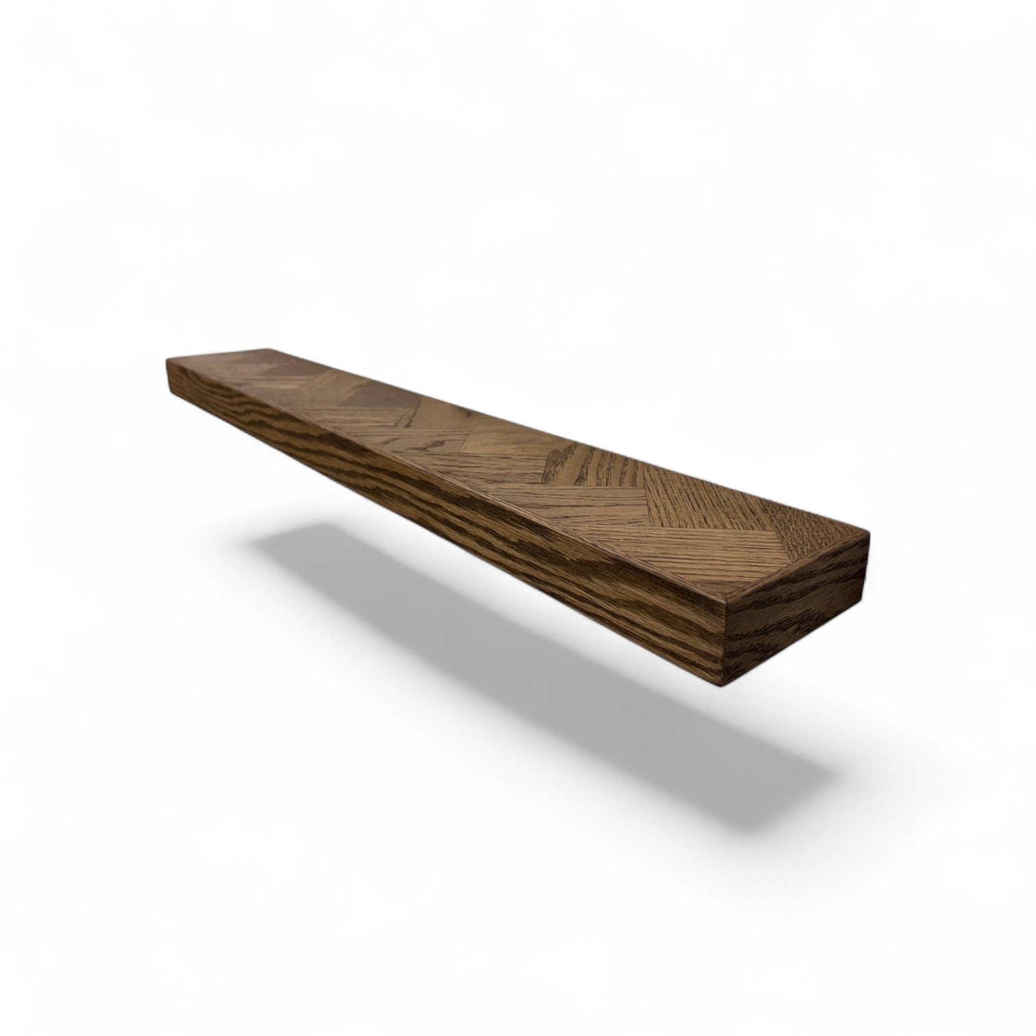 Hylde i sildebensdesign (massivt eg)