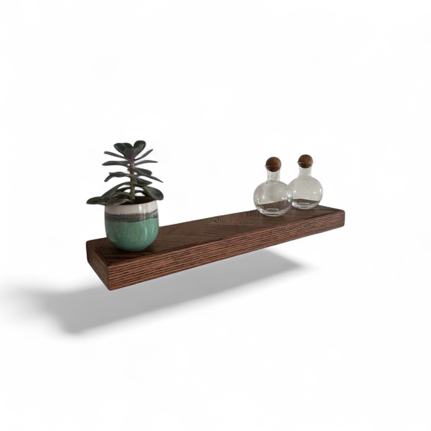 Hylde i sildebensdesign (massivt eg)