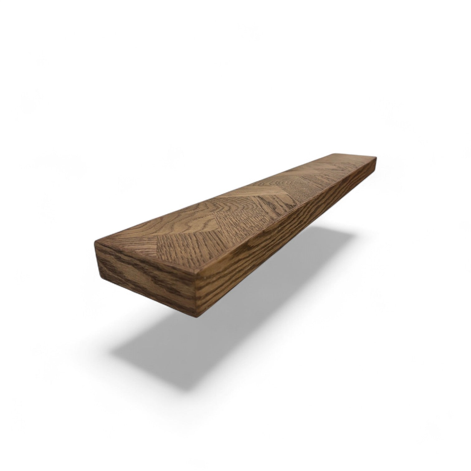 Hylde i sildebensdesign (massivt eg)