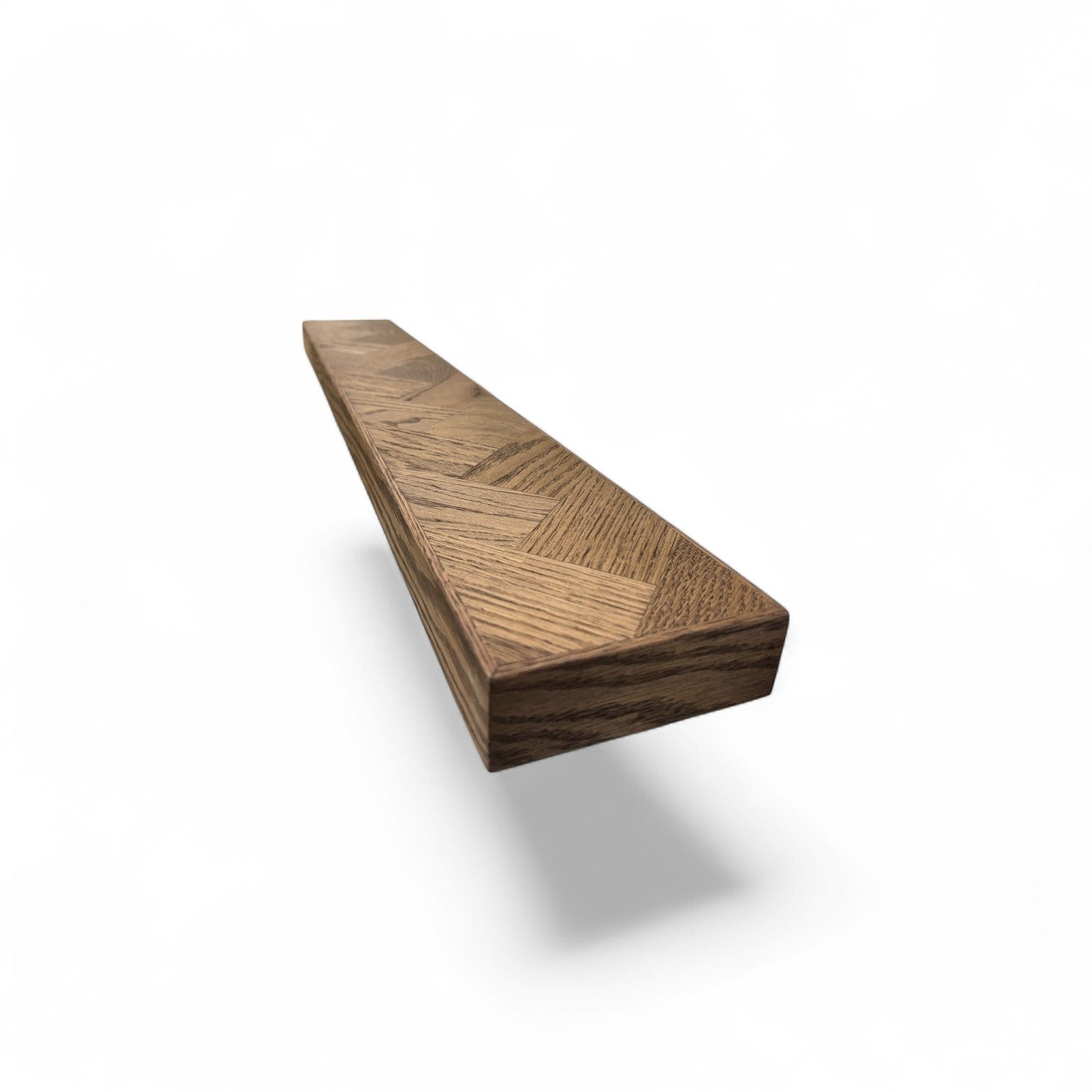 Hylde i sildebensdesign (massivt eg)