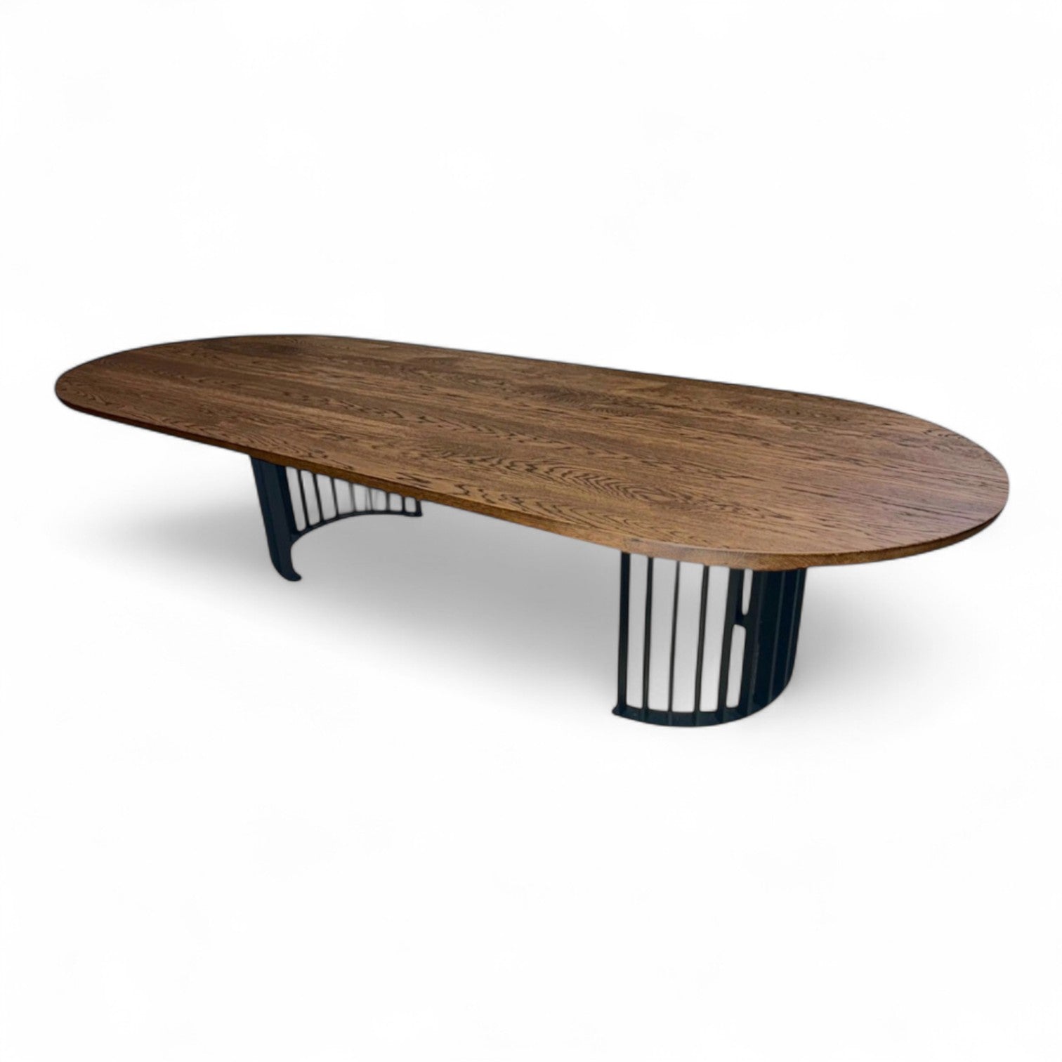 Ovalformet plankebord m. metal sokkelfod