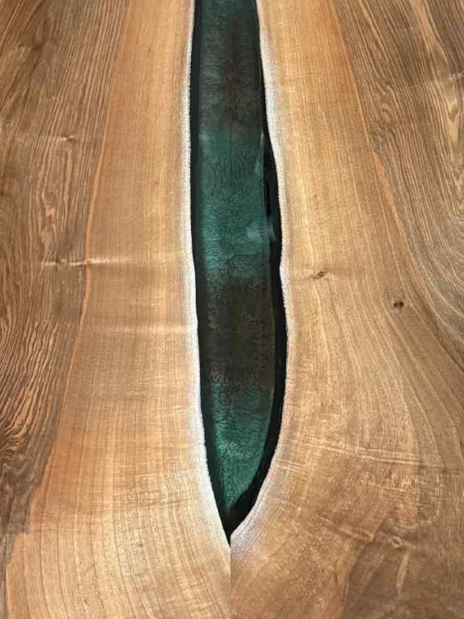 Valnød m. epoxy 117x300 cm